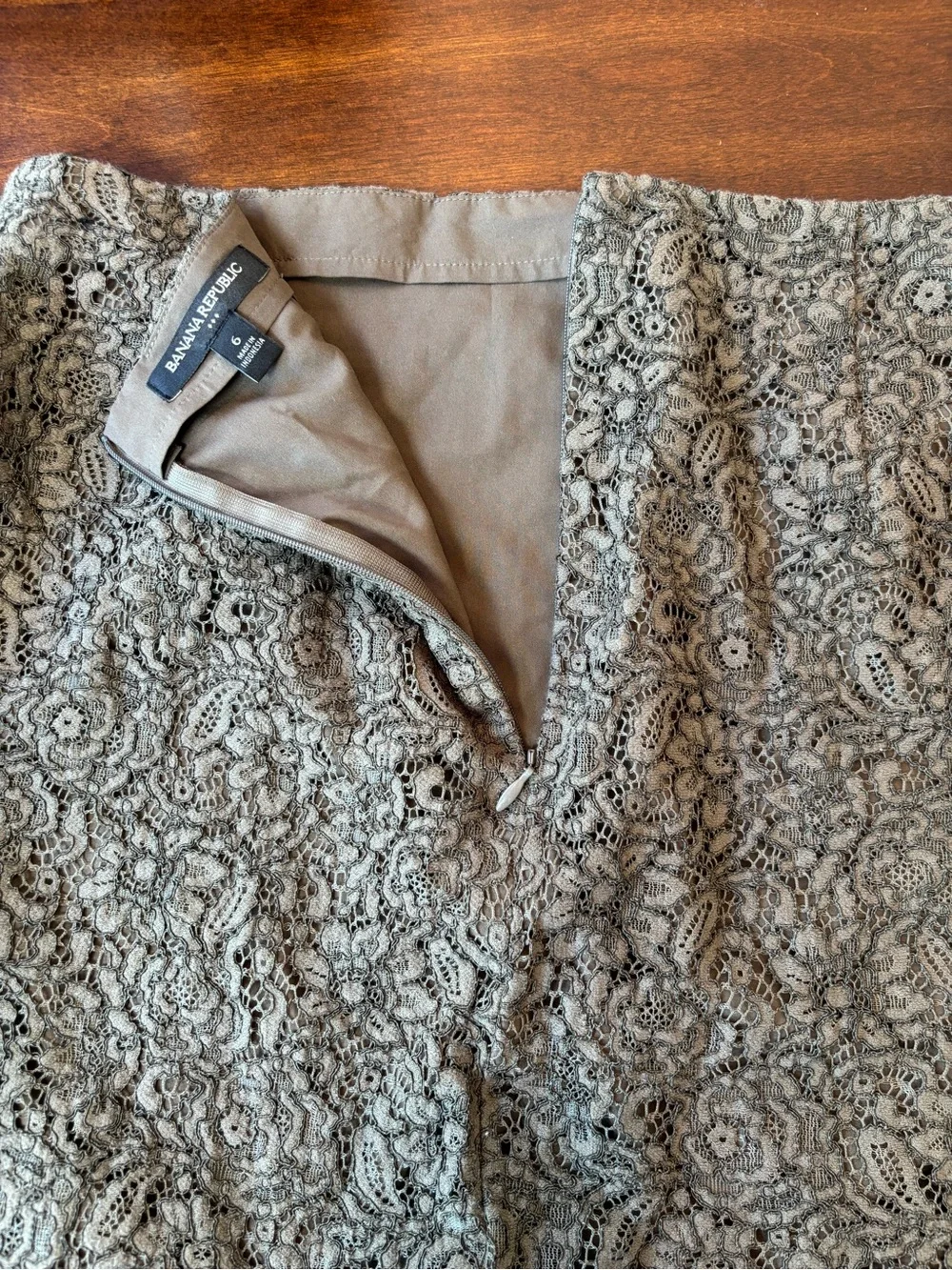 Banana Republic elegant banana